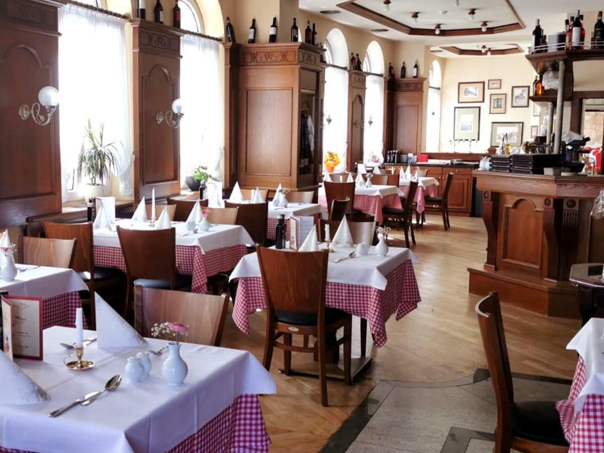 Hotel Drei Schwanen - Ristorante Due Fratelli Hohenstein-Ernstthal Exterior foto