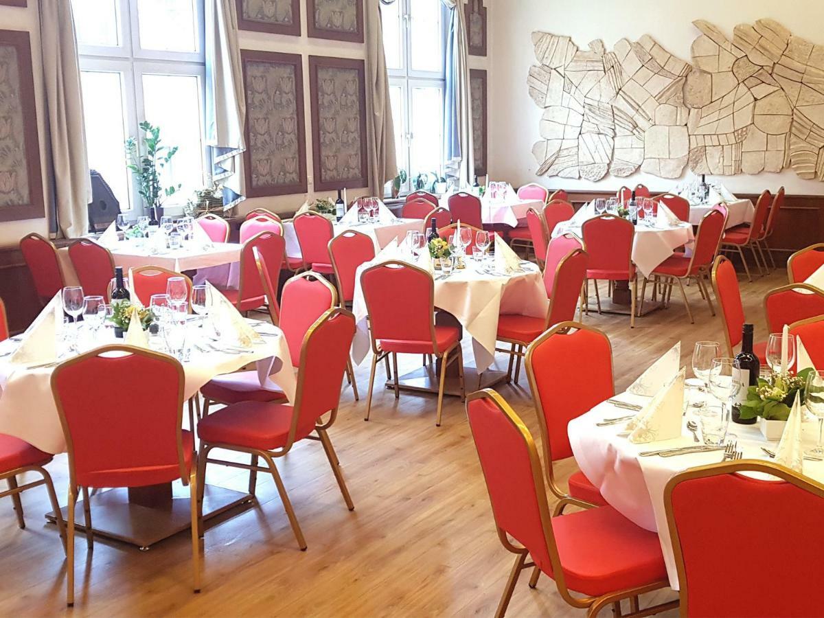 Hotel Drei Schwanen - Ristorante Due Fratelli Hohenstein-Ernstthal Exterior foto